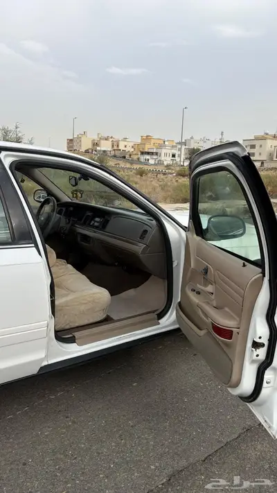 فورد فكتوريا 2002 فل كامل ممشى280 كيلو 5
