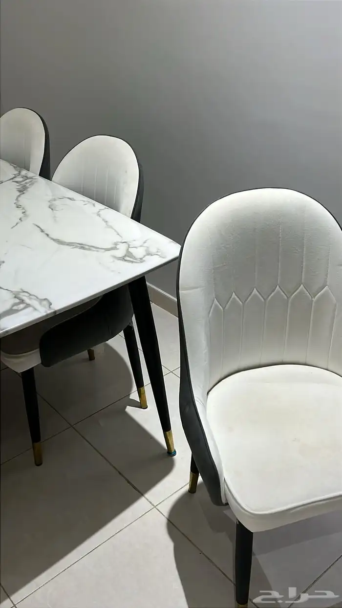 سرير ايكيا للبيع. طاولة طعام رخام 6 كراسي 3
