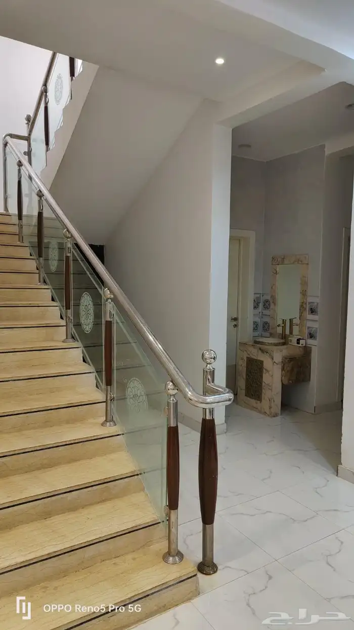 للبيع فيلا بحي طويق مساحه300 متر مليون 290 كاش 2