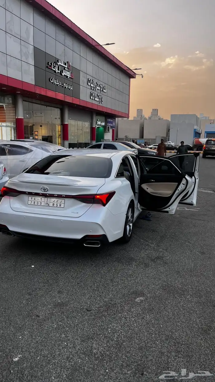 افالون 2022 ابيض 4
