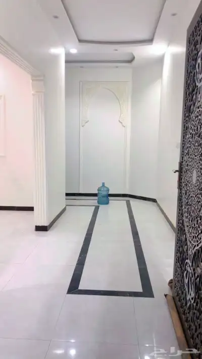 للإيجار دور مساحة 600متر بالمزاحمية الراشدية 2