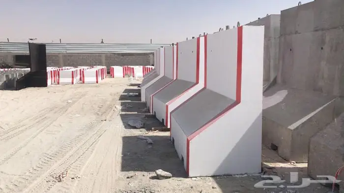 حواجز خرسانية قواعد انارة غرف تفتيش 11