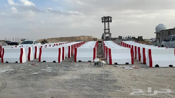 حواجز خرسانية قواعد انارة غرف تفتيش 22