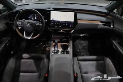 ليكزس RX 350 BB فل كامل بانوراما جلد بنزين موديل 2025 15