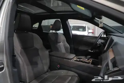 ليكزس RX 350 BB فل كامل بانوراما جلد بنزين موديل 2025 9