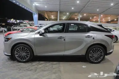 ليكزس RX 350 BB فل كامل بانوراما جلد بنزين موديل 2025 3