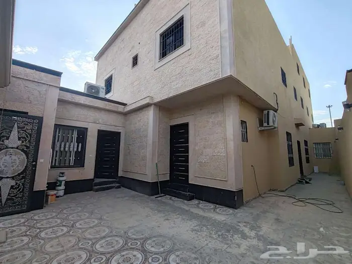 للبيع دور و3 شقق - حي ظهرة لبن بالرياض 3