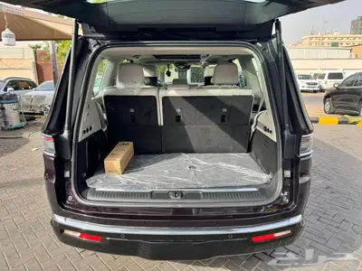 Jeep Grand Wagoneer 2023 3