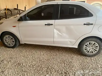 فورد فيجو للبيع نظيفه 1