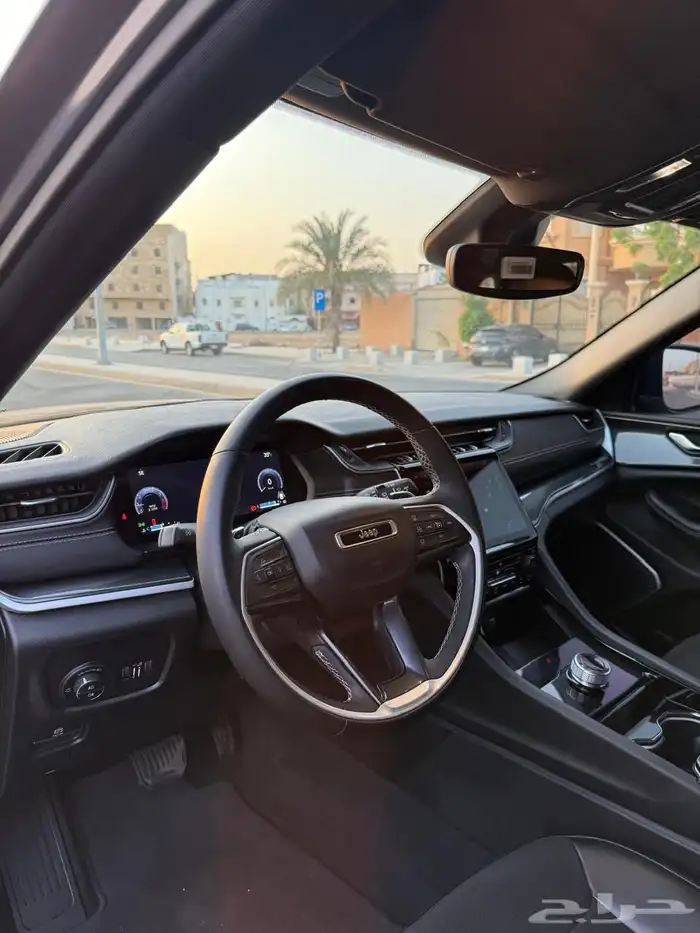 جيب جراند شروكي للبيع بلاك اديشين 16