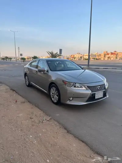 لكزس ES350 موديل 2015 10