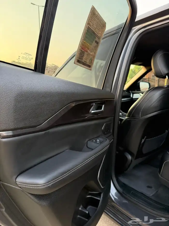 جيب جراند شروكي للبيع بلاك اديشين 14