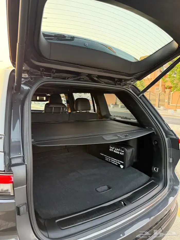 جيب جراند شروكي للبيع بلاك اديشين 29