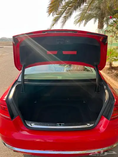 أقبل البدل Audi a8L لون مميز 12