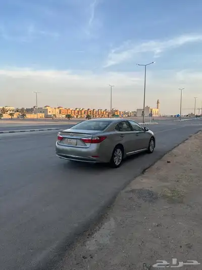 لكزس ES350 موديل 2015 8