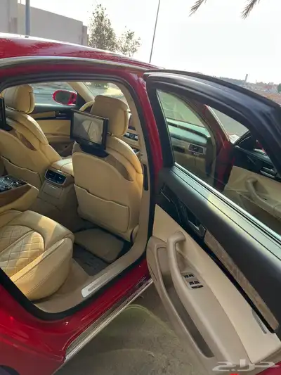 أقبل البدل Audi a8L لون مميز 10