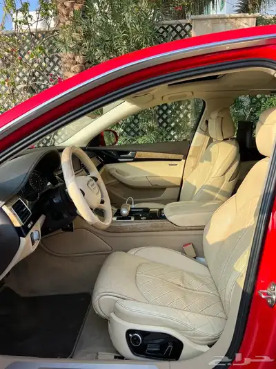 أقبل البدل Audi a8L لون مميز 9