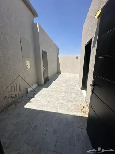 للبيع شقق تمليك دور ثاني حي الصفاء تبوك 6 غرف وصالة 22