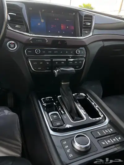 للبيع سيارة من شركة جاك  فئة السيارة GS8 2019 12