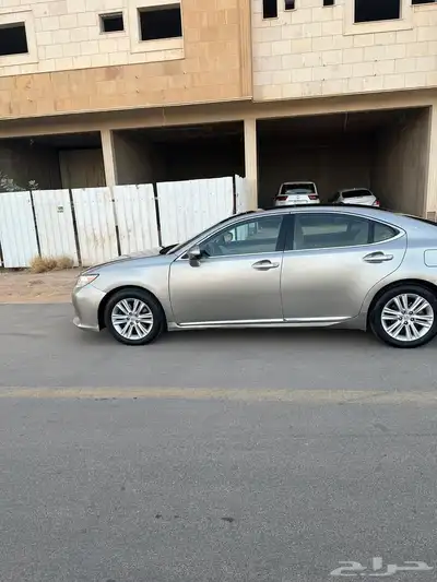 لكزس ES350 موديل 2015 4
