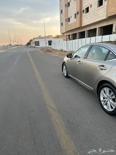 لكزس ES350 موديل 2015 7