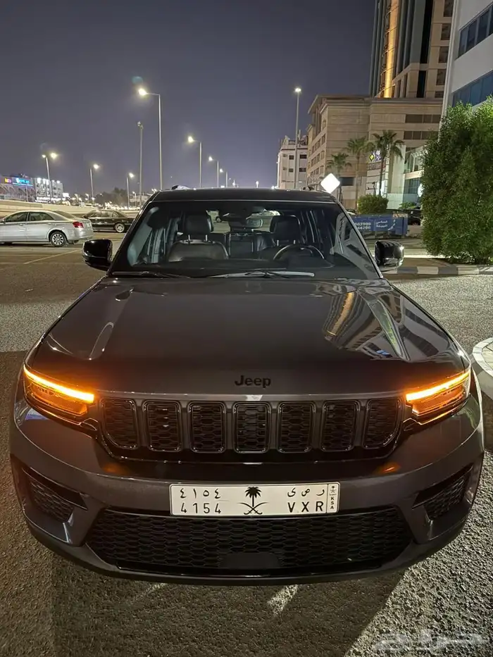 جيب جراند شروكي للبيع بلاك اديشين 52