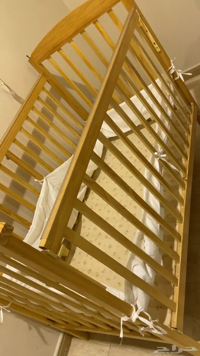 سرير اطفال 2