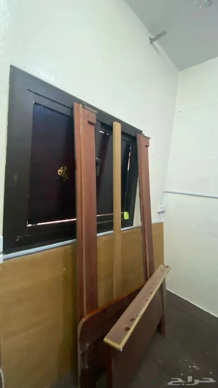 سرير خشبي 0