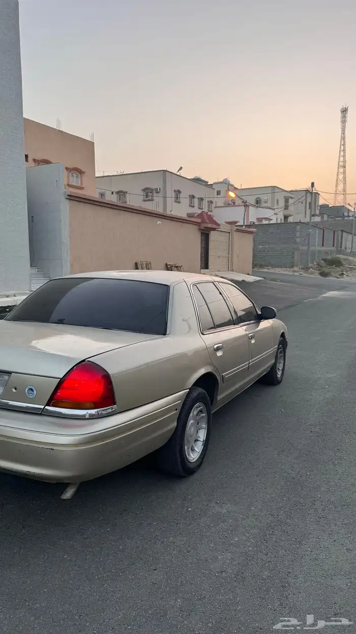 فورد 99 فكتوريا نظيف 4
