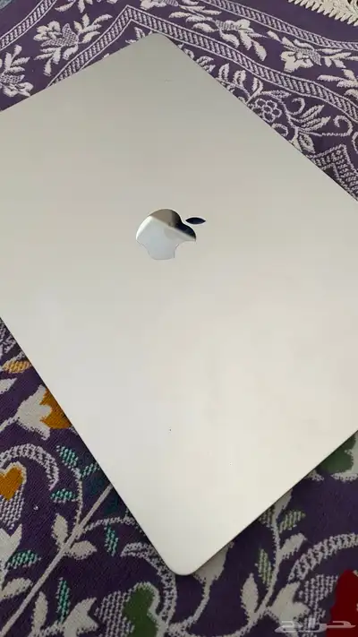MacBook Air M2   إنش 15   ذهبي فاتح 2