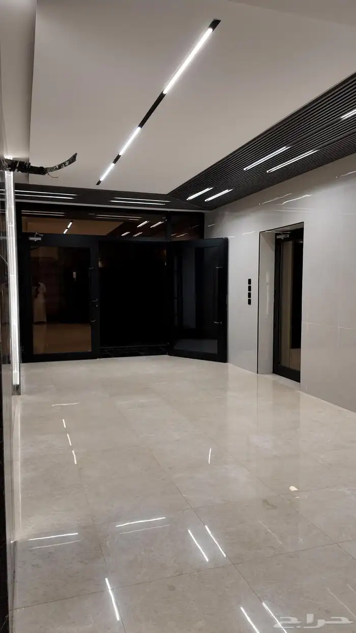 شقق - و دور روف تمليك فاخر ومميز (للسكن او استثمار) 23