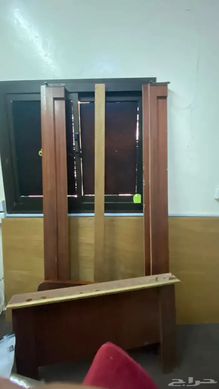 سرير خشبي 1