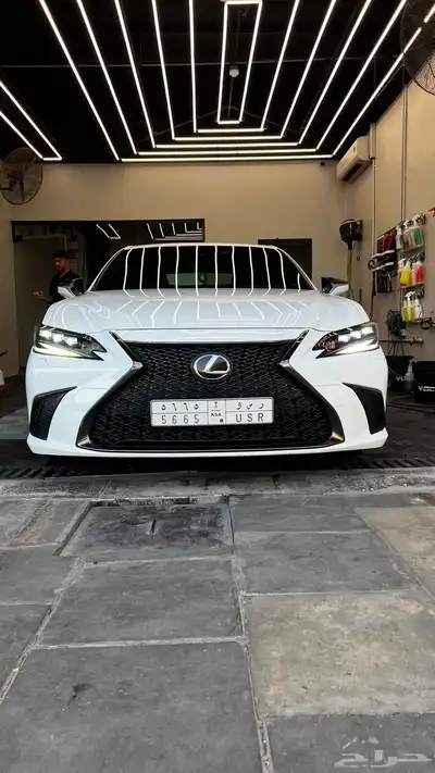لكزس ES F Sport 2023 5