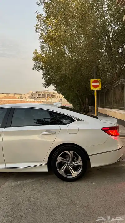 هوندا أكورد 2018 (EX-L 1.5) مالك أول 7