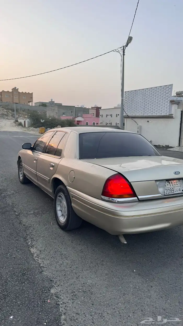 فورد 99 فكتوريا نظيف 5