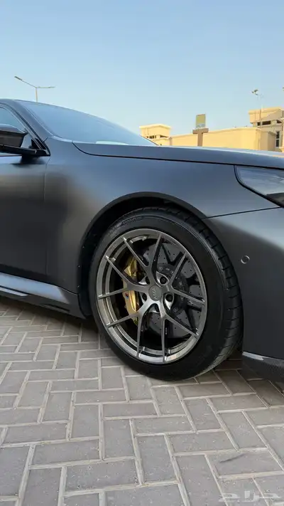 BMW M5 G90 2025 8