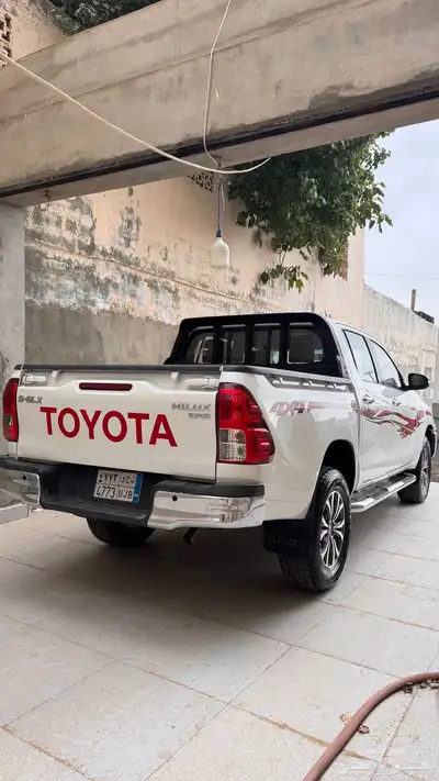 هايلكس مخزن 2