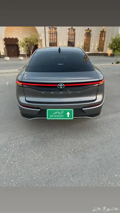 كراون بريميوم 2025 شبه جديده 10