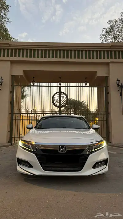 هوندا أكورد 2018 (EX-L 1.5) مالك أول 1