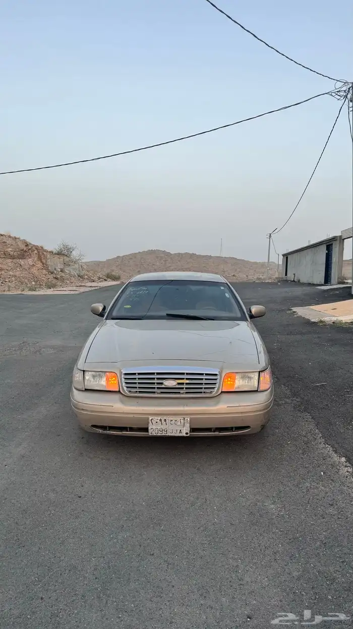 فورد 99 فكتوريا نظيف 0