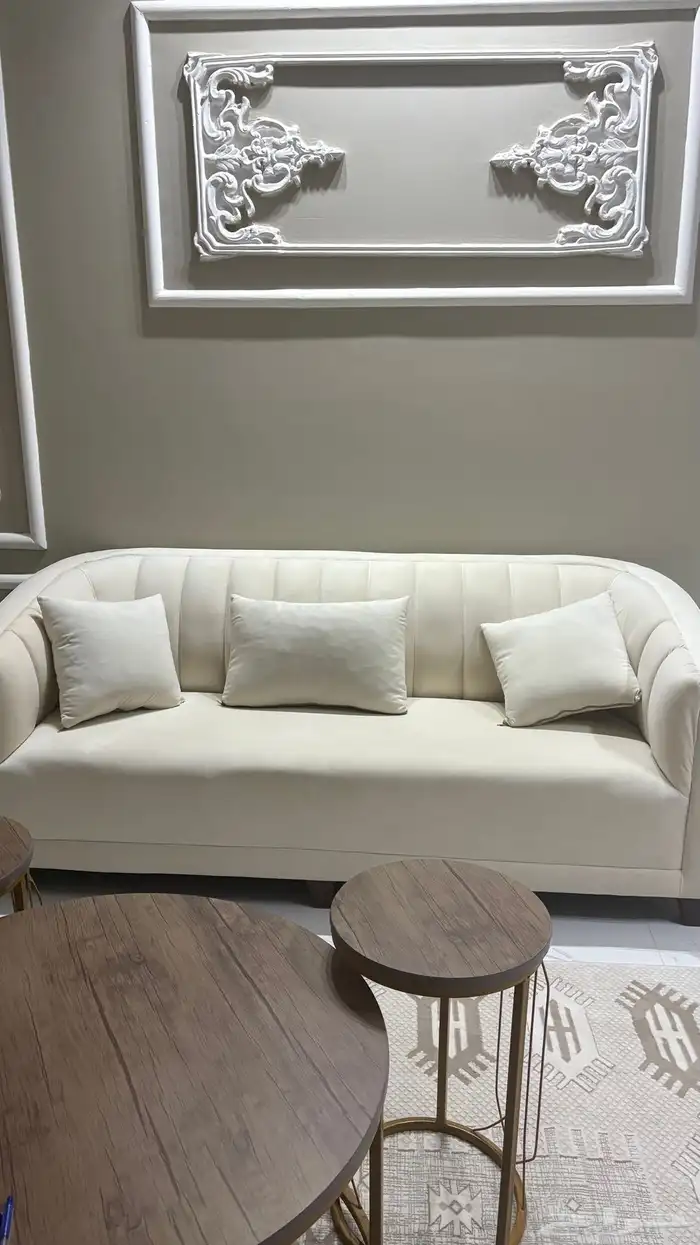 كنب وطاولات وفرشة 1