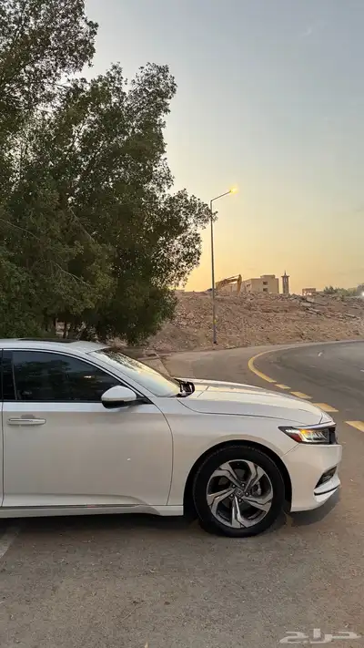 هوندا أكورد 2018 (EX-L 1.5) مالك أول 4