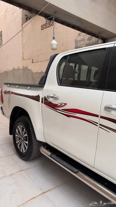 هايلكس مخزن 8