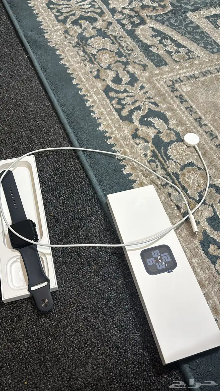 للبيع Apple Watch SE الجيل الثاني 5