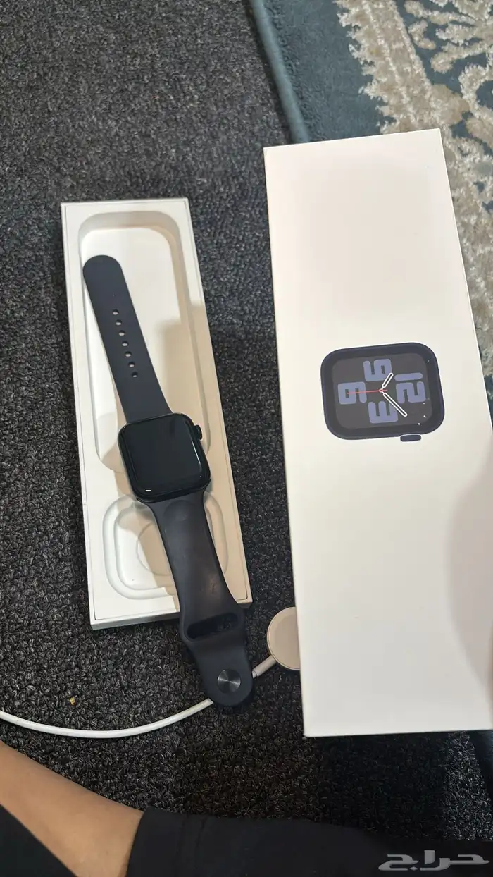 للبيع Apple Watch SE الجيل الثاني 3