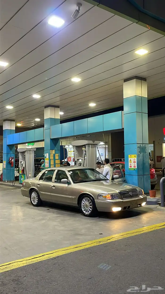للبيع فورد ماركيز 2008 أو للبدل 7