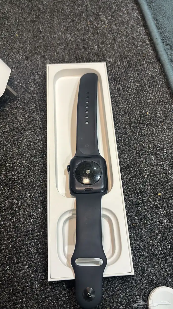 للبيع Apple Watch SE الجيل الثاني 1