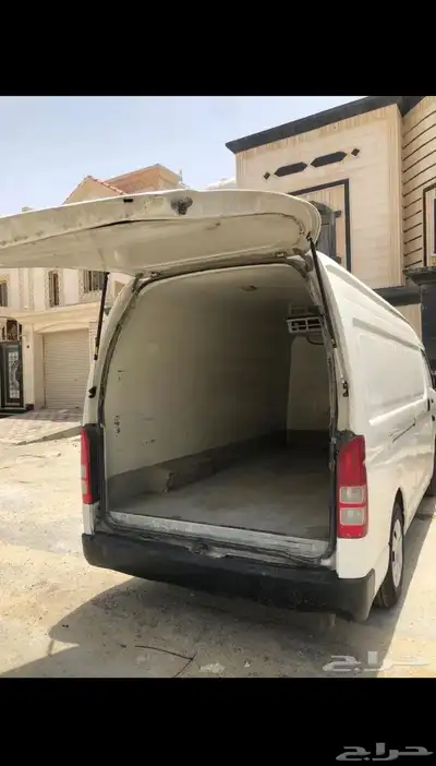 فان تايوتا هايس لتوصيل يوجد فيه ثلاجة تبريد 1