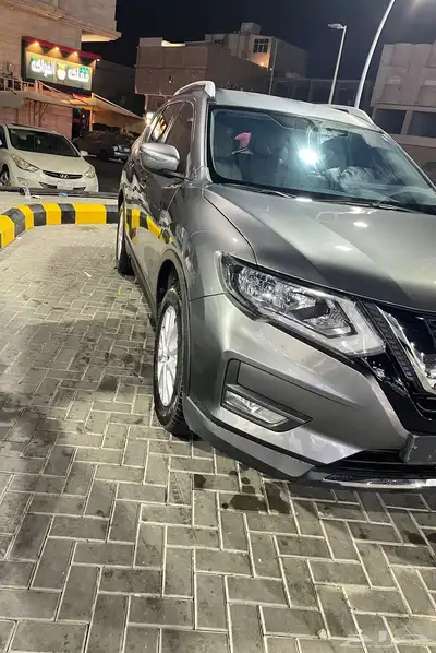 نيسان اكس تريل 1