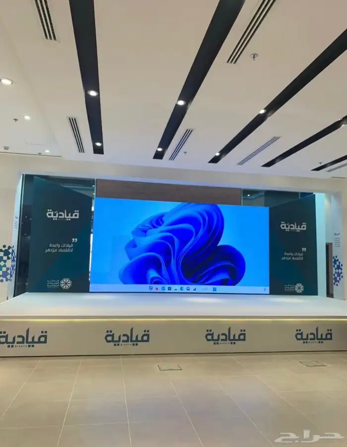 تأجير شاشات معارض ومؤتمرات 55